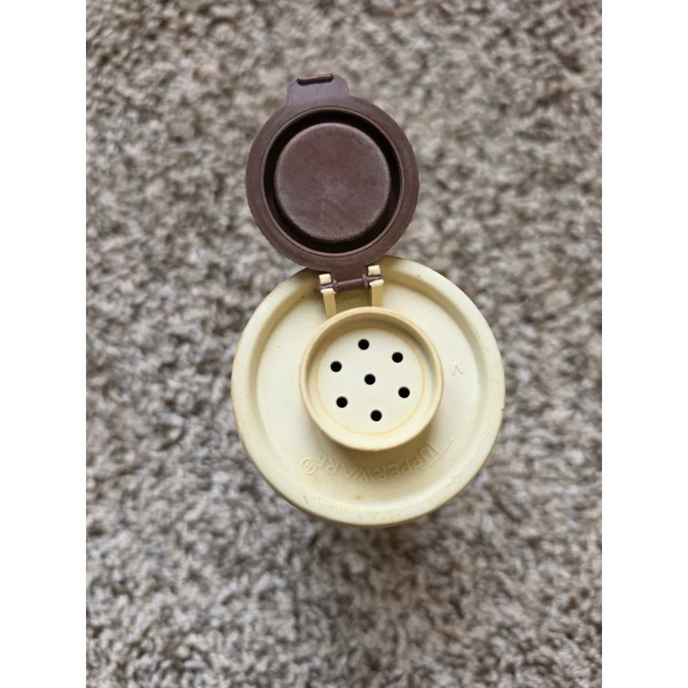 Vintage Tupperware Spice Shaker Harvest Brown Cream Lid‎ 1328-5 Made in USA